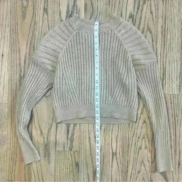 Sofie Rue Cropped Ribbed Tan Crew Neck Sweater Size Small - Picture 7 of 12